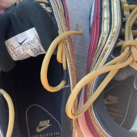 NIKE WOMENS AIR MAX 97 RED METALLIC GOLD SEQUIN SIZE 7.5 - Picture 10 of 13
